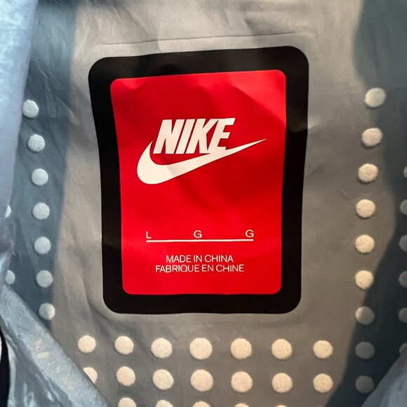 NWT Nike Tech Aero Shield Moto Cape - Windbreaker Jacket - Picture 8 of 10